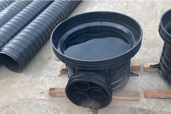室內(nèi)排水管如何接入塑料檢查井？